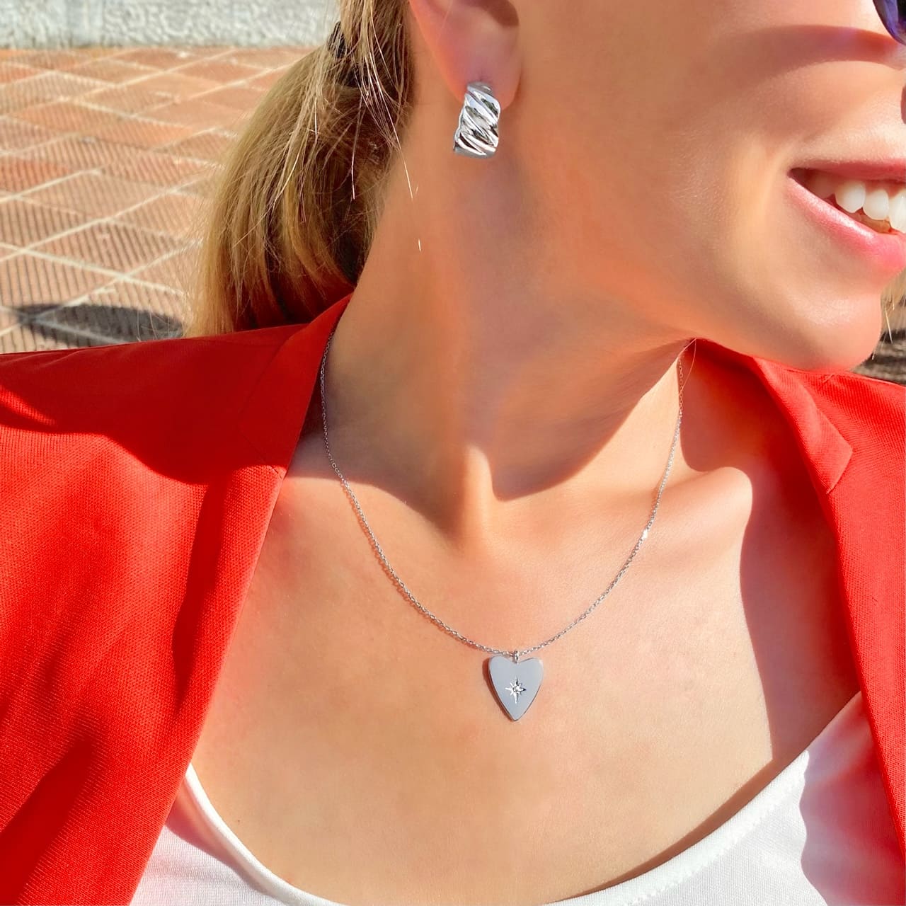 Herz-Halskette aus Sterling Silber getragen in St. Gallen