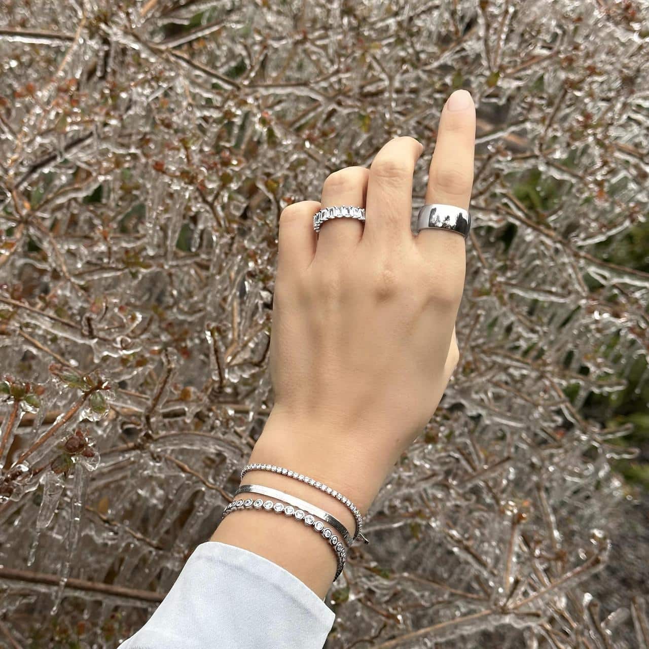 Wunderschöner Ring Klassiker mit Zirkona im Baguetteschliff im winterlichen Sarnen